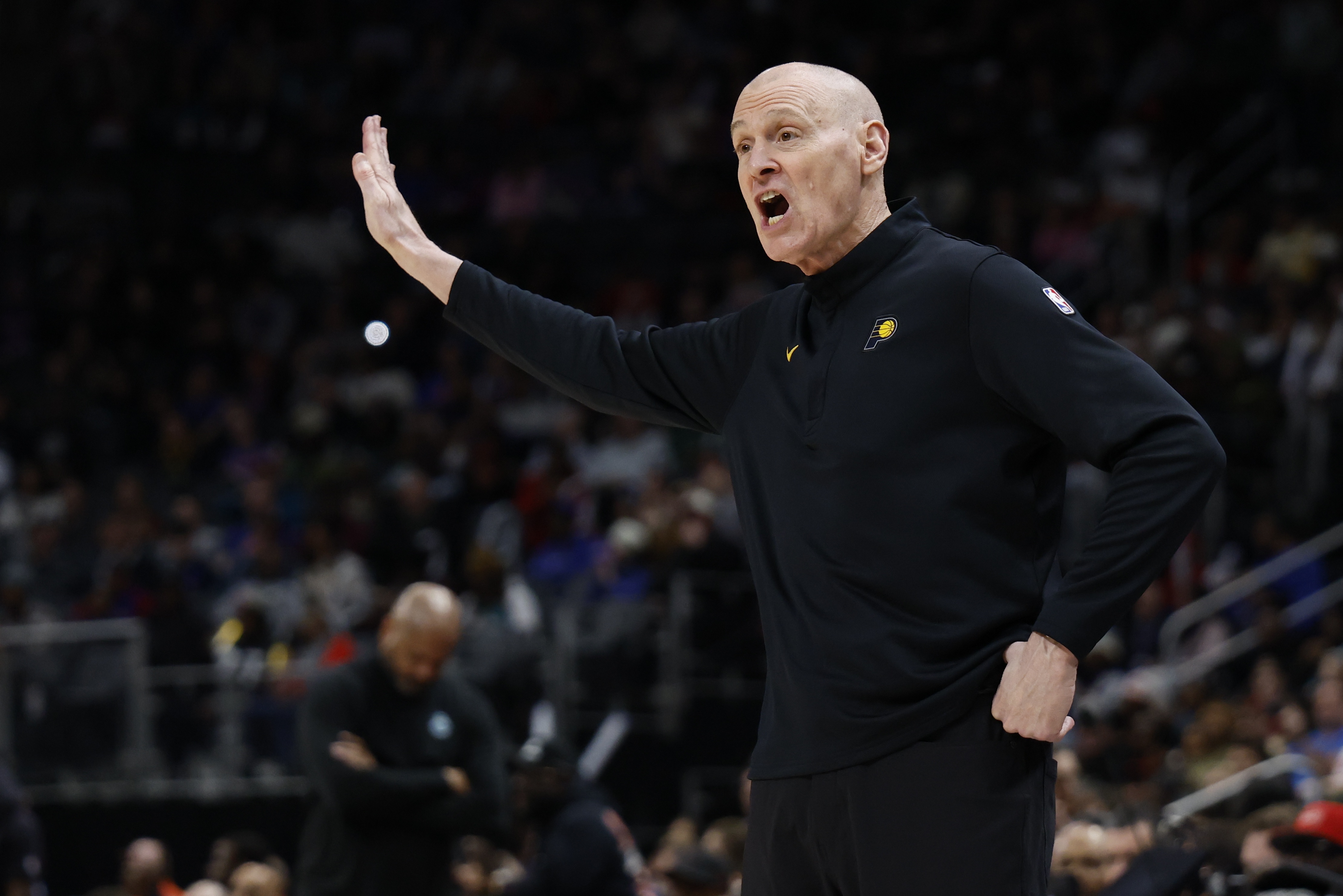 直播吧-卡莱尔打趣不知湖人主场名字：反正是斯台普斯 得让球员做好准备