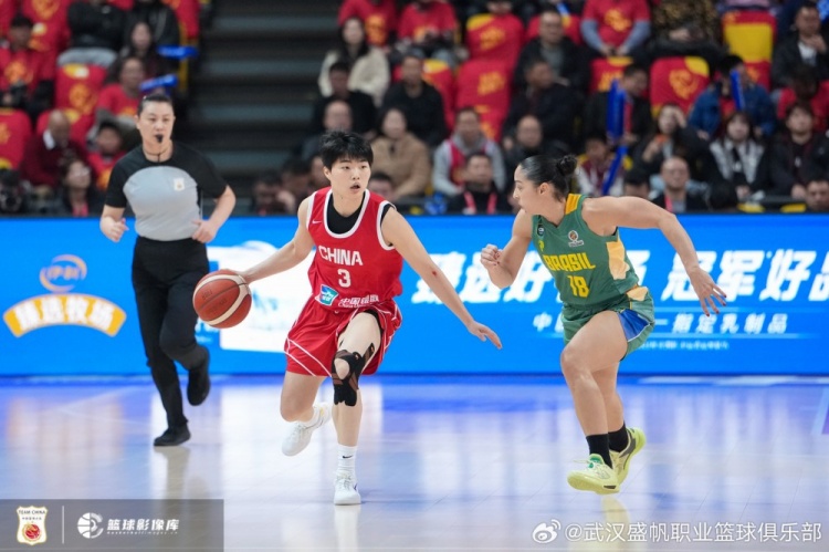 创历史!武汉盛帆女篮球员首次在成年国家队正式比赛登场
