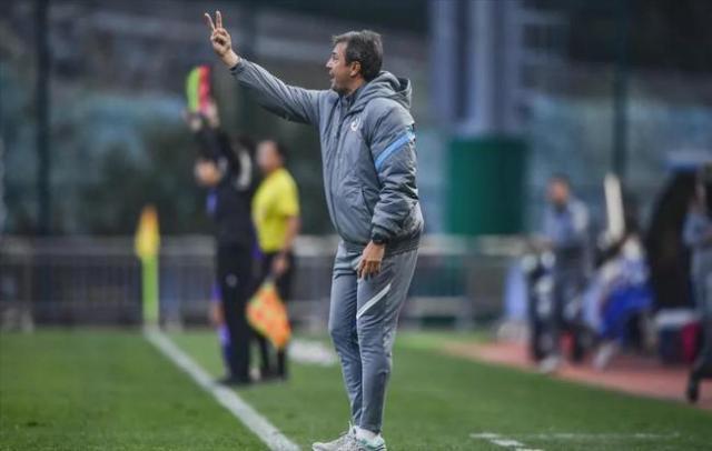 足球直播-三杀津门虎！大连人队挺进足协杯8强 何塞面露喜色