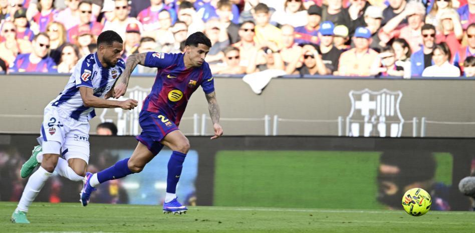 直播吧-世体:坎塞洛、巴尔德和赫拉德-马丁各有特点,首发难以确定